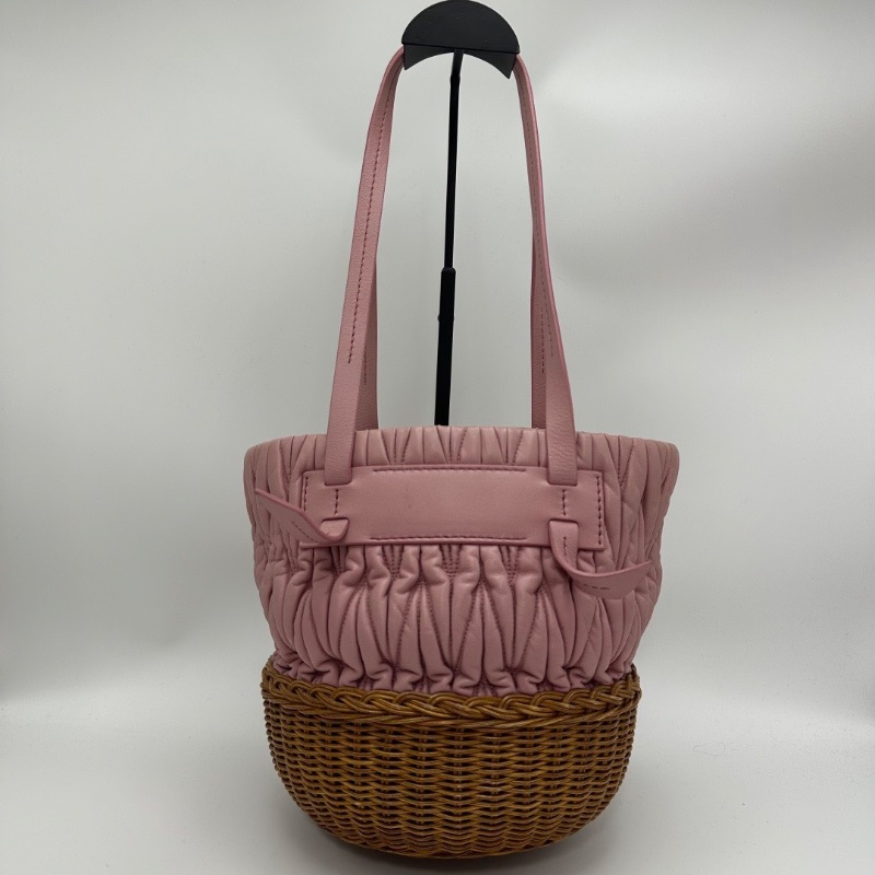 MIUMIU經典羊皮竹編底粉色手提腋下菜籃子包26*22*16 98新配件塵袋-6