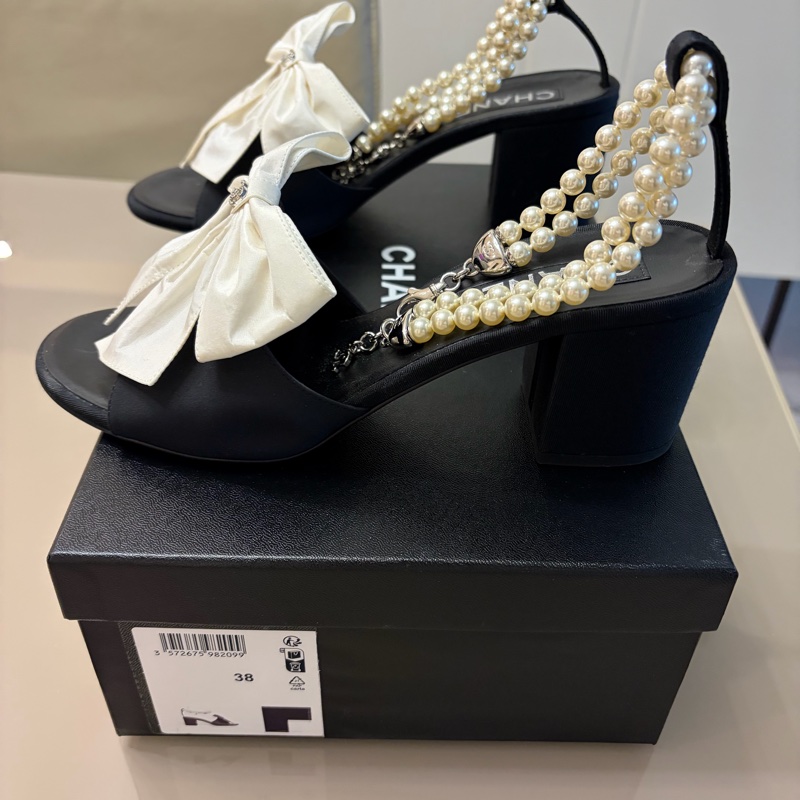 Chanel緞面蝴蝶結涼鞋-2