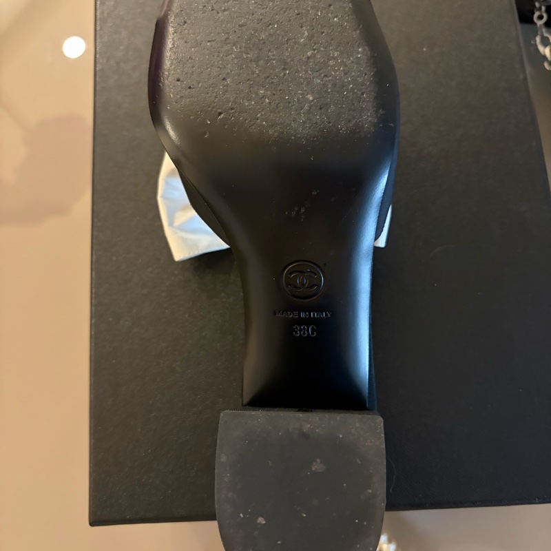 Chanel緞面蝴蝶結涼鞋-11