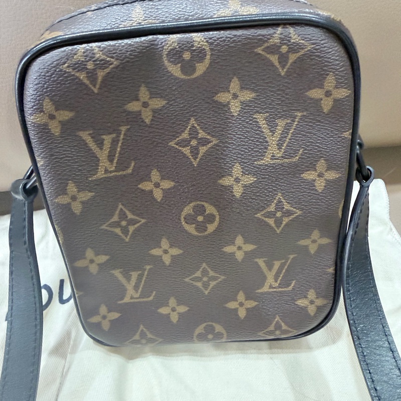 Lv m69404-3