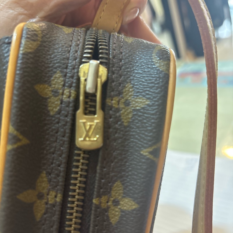 LV 路易威登經典 Monogram 蘋果馬鞍包-16