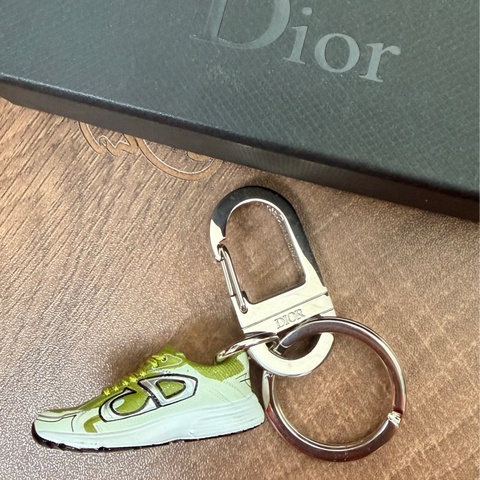Dior 運動鞋鑰匙圈