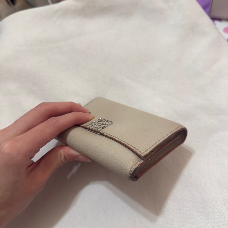 LOEWE Anagram卵石紋三折短夾-8