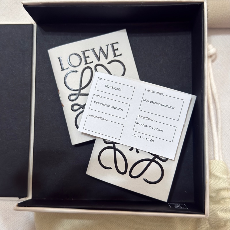 LOEWE Anagram卵石紋三折短夾-14