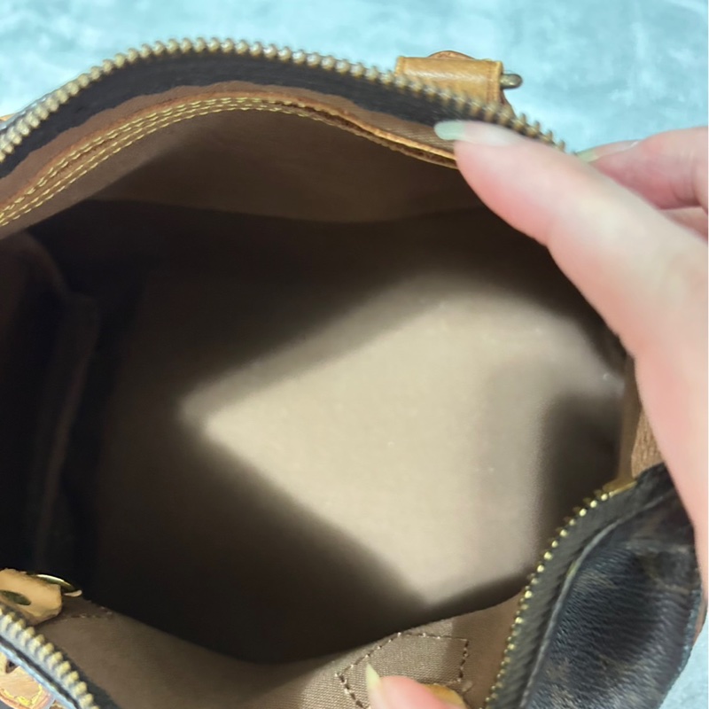 ✨新春小美包💝LV Speedy25 精品斷捨離 🤗誠可議🤗-16