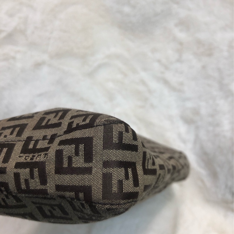 FENDI 老花腋下包 XA491-5