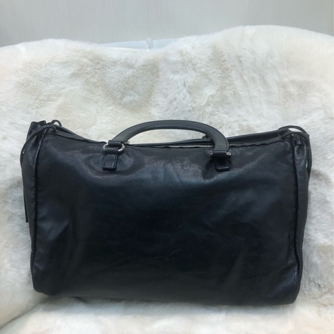 Prada 黑色全皮手提袋 IA063