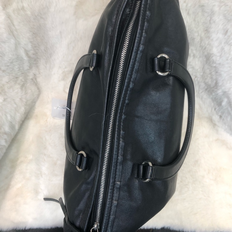 Prada 黑色全皮手提袋 IA063-5