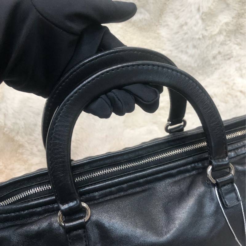 Prada 黑色全皮手提袋 IA063-7