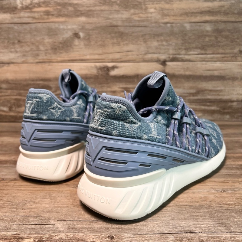 LV路易威登 丹寧牛仔 老花logo滿印42碼 99新閒置未使用-2