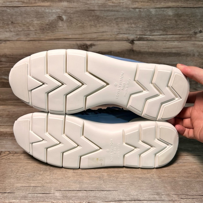 LV路易威登 丹寧牛仔 老花logo滿印42碼 99新閒置未使用-5