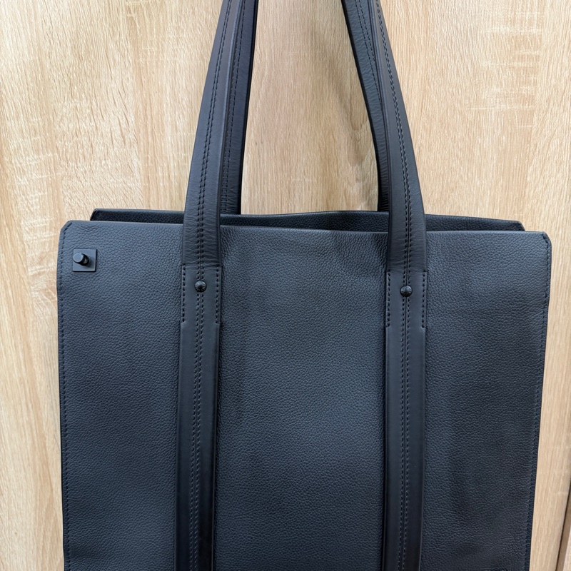 LV 黑牛皮黑釦Take off肩背托特包M57308-0