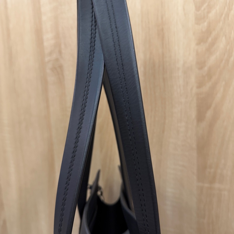 LV 黑牛皮黑釦Take off肩背托特包M57308-12