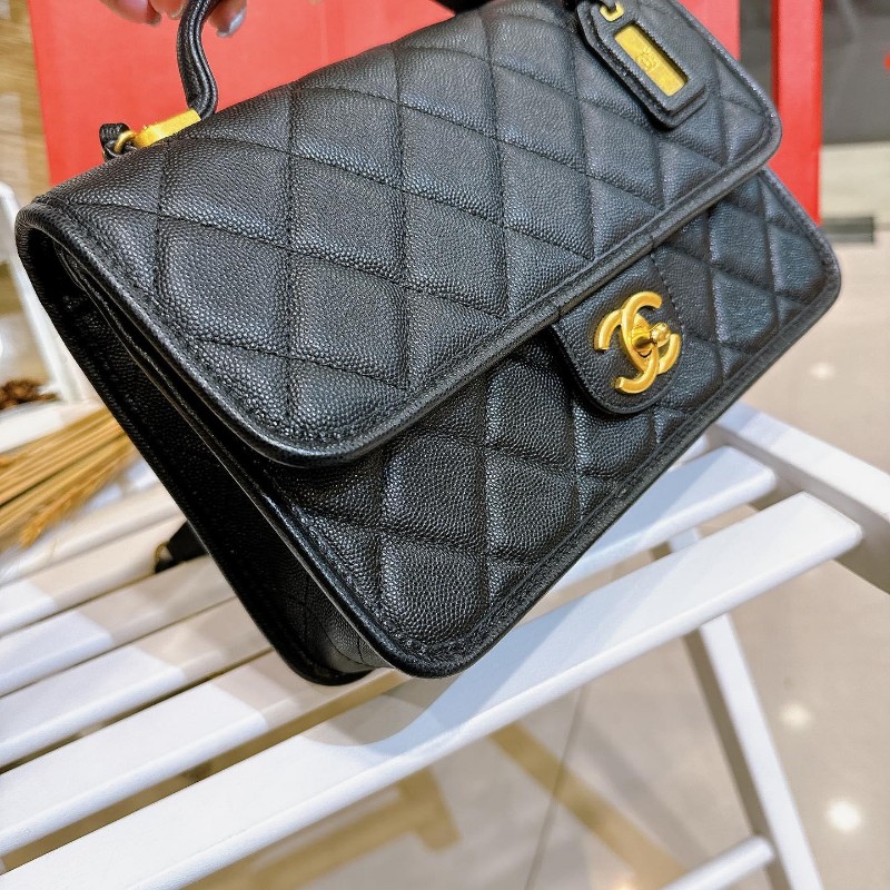 Chanel 22K 真品荔枝皮軍牌手柄郵差包豆腐包學院包-12