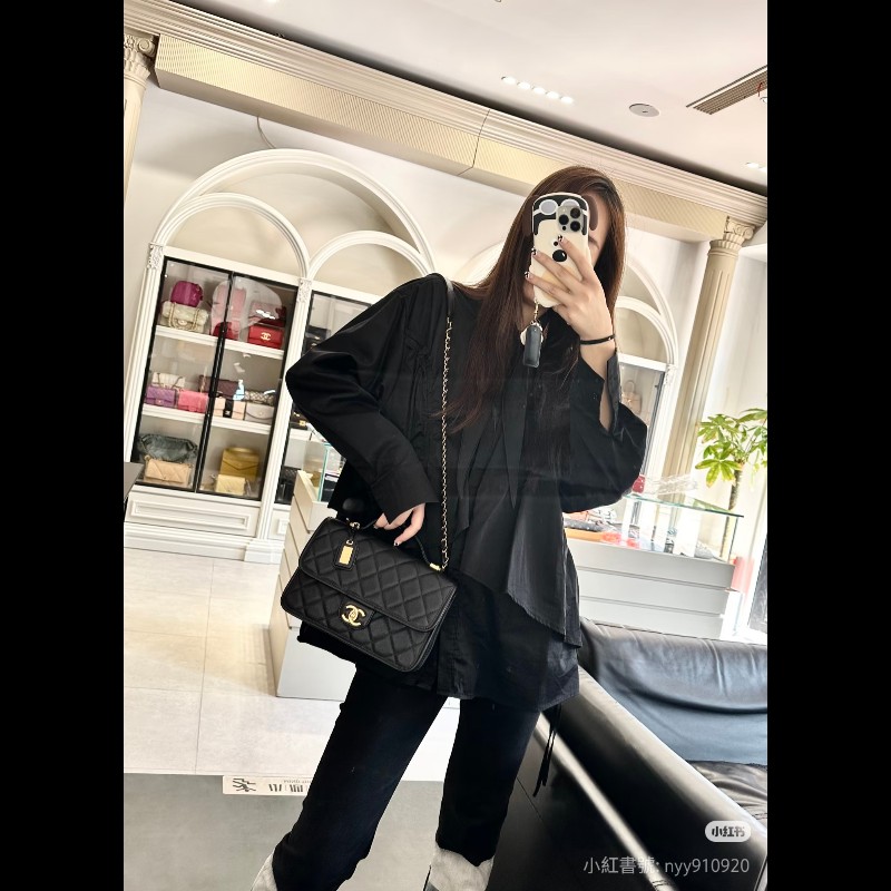 Chanel 22K 真品荔枝皮軍牌手柄郵差包豆腐包學院包-8