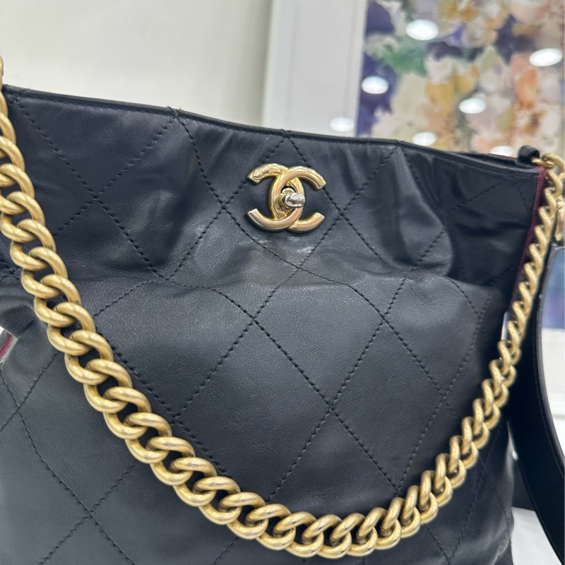 Chanel 香奈兒 黑金嬉皮水桶單肩包 26開-7