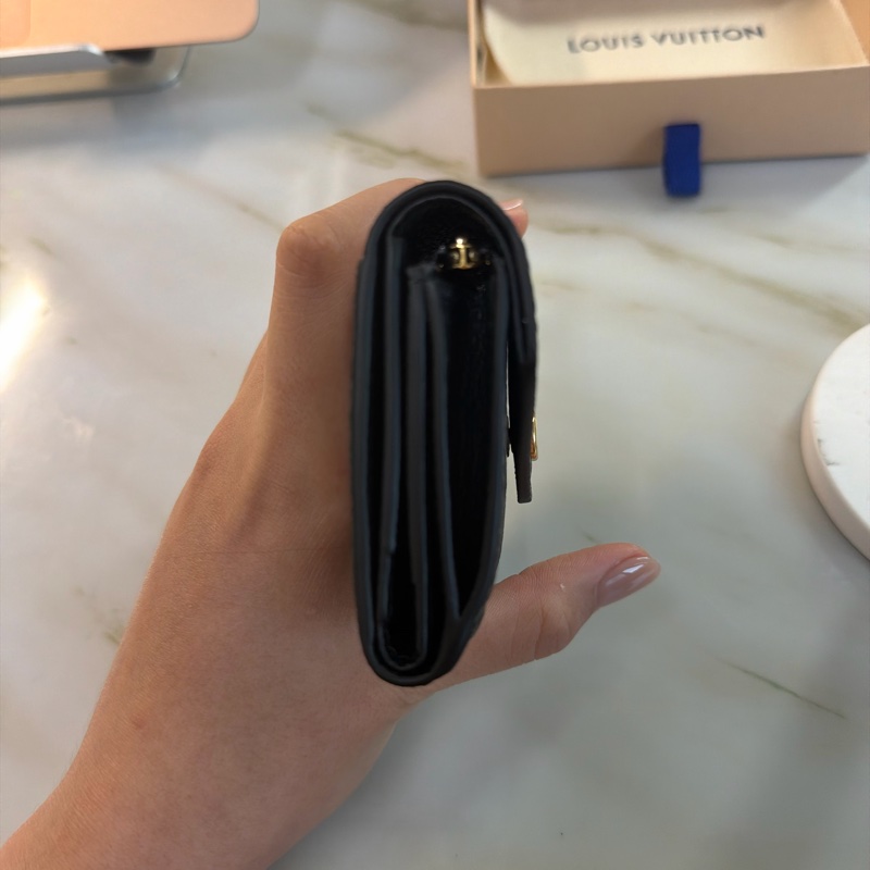 LV victorine 短夾-11