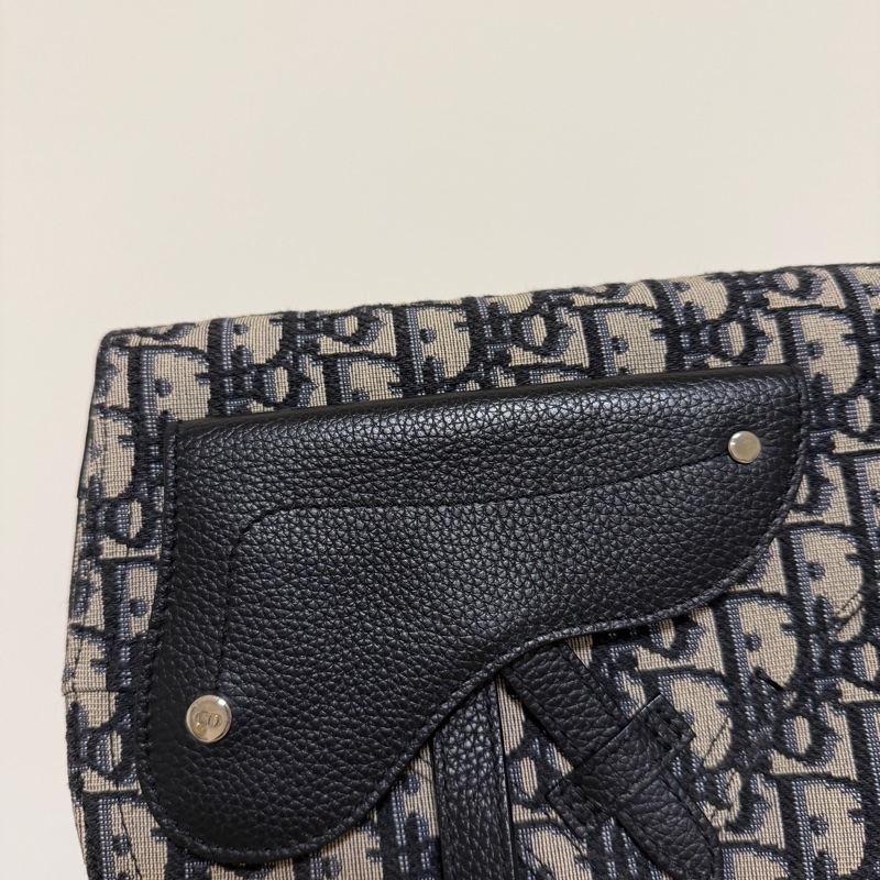 Dior 藍提花布黑牛皮Saddle郵差包-1