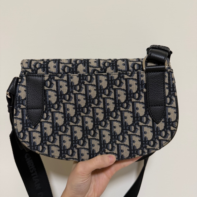 Dior 藍提花布黑牛皮Saddle郵差包-6