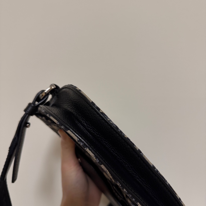 Dior 藍提花布黑牛皮Saddle郵差包-8