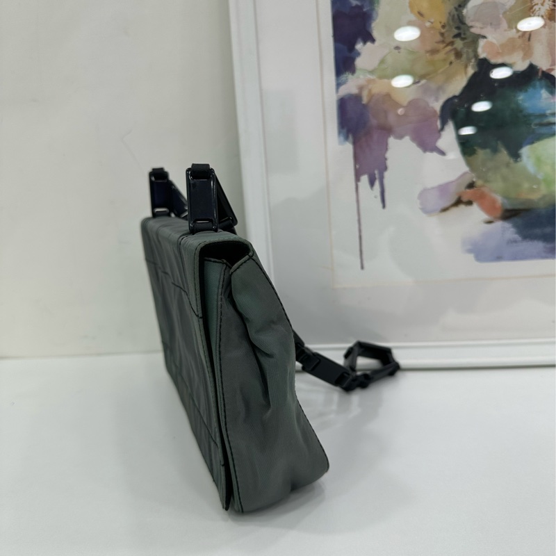 Prada vintage尼龍降落傘單肩包-4