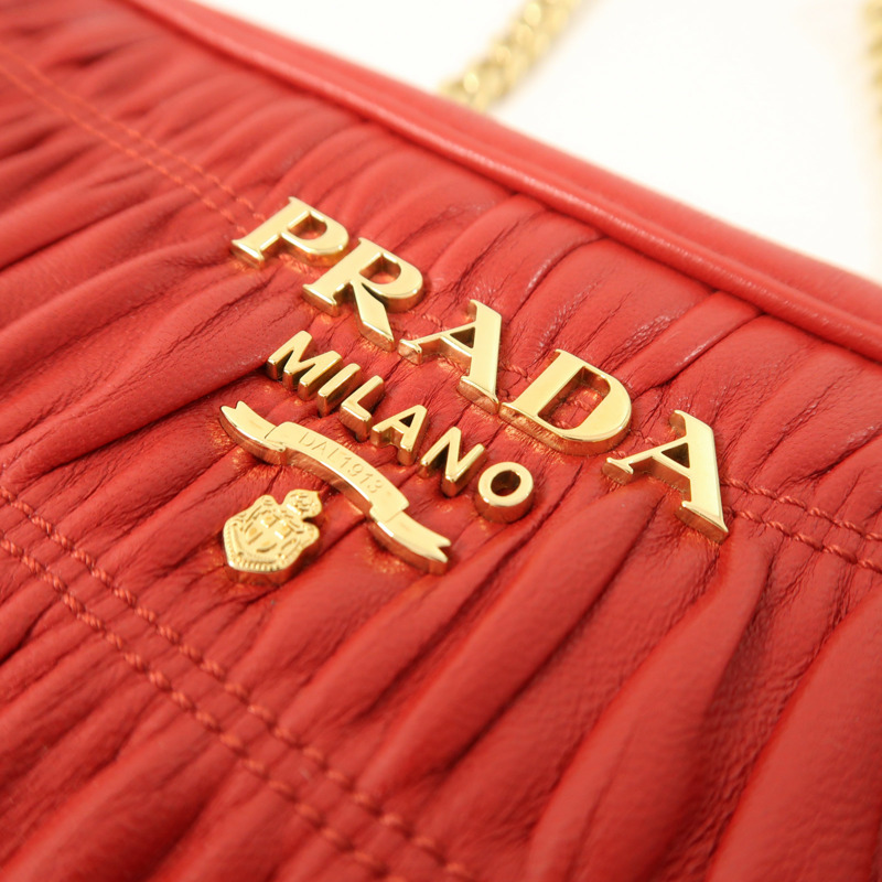 PRADA 羊皮皮革Shoulder Bag金扣肩背袋-10