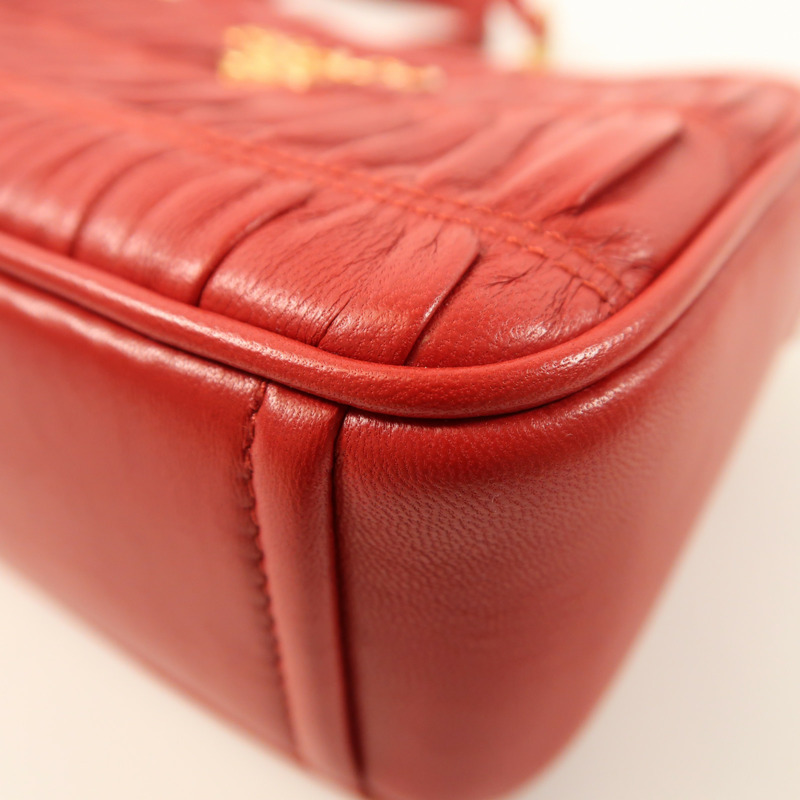 PRADA 羊皮皮革Shoulder Bag金扣肩背袋-11