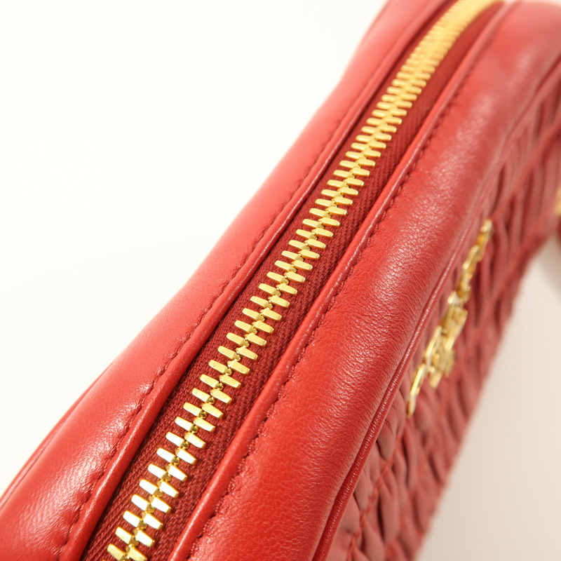 PRADA 羊皮皮革Shoulder Bag金扣肩背袋-17