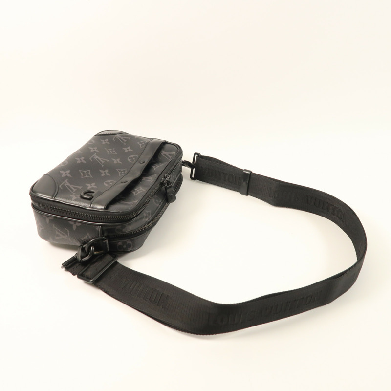 LOUIS VUITTON Monogram Eclipse Alpha Messenger肩背袋-6