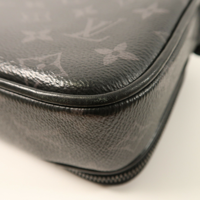 LOUIS VUITTON Monogram Eclipse Alpha Messenger肩背袋-9