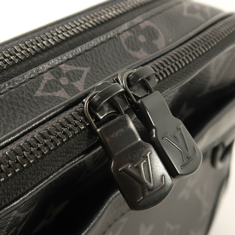 LOUIS VUITTON Monogram Eclipse Alpha Messenger肩背袋-13