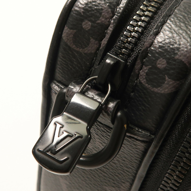 LOUIS VUITTON Monogram Eclipse Alpha Messenger肩背袋-14