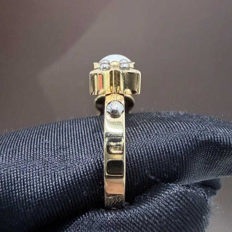 LV Charmy Pearl 四葉草珍珠戒指 LN003-4