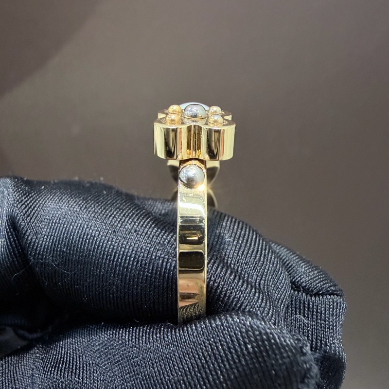 LV Charmy Pearl 四葉草珍珠戒指 LN003-21