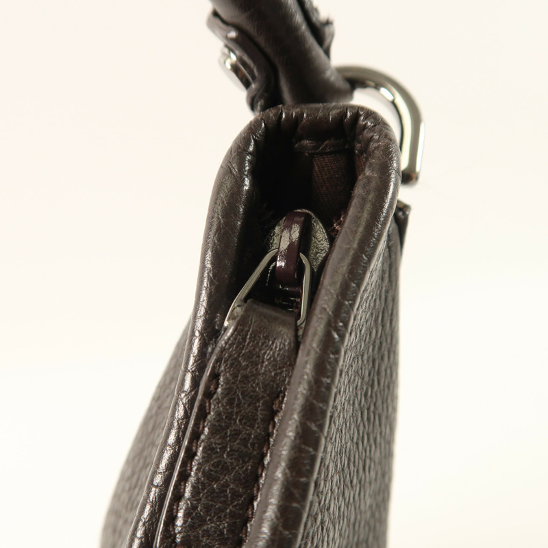 GUCCI 牛皮皮革Shoulder Bag銀扣肩背袋-15