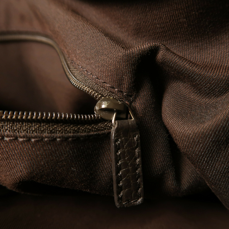 GUCCI 牛皮皮革Shoulder Bag銀扣肩背袋-16