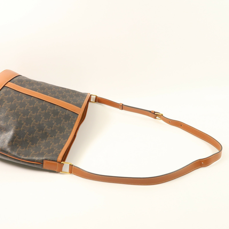 CELINE 塗層帆布Medium Bucket In Triomphe金扣肩背袋-7