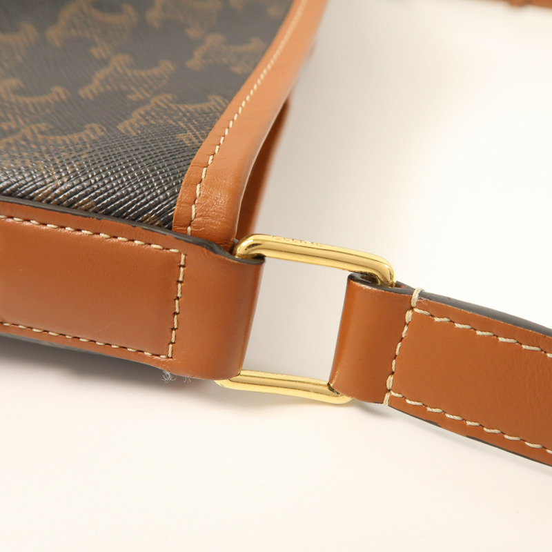 CELINE 塗層帆布Medium Bucket In Triomphe金扣肩背袋-13