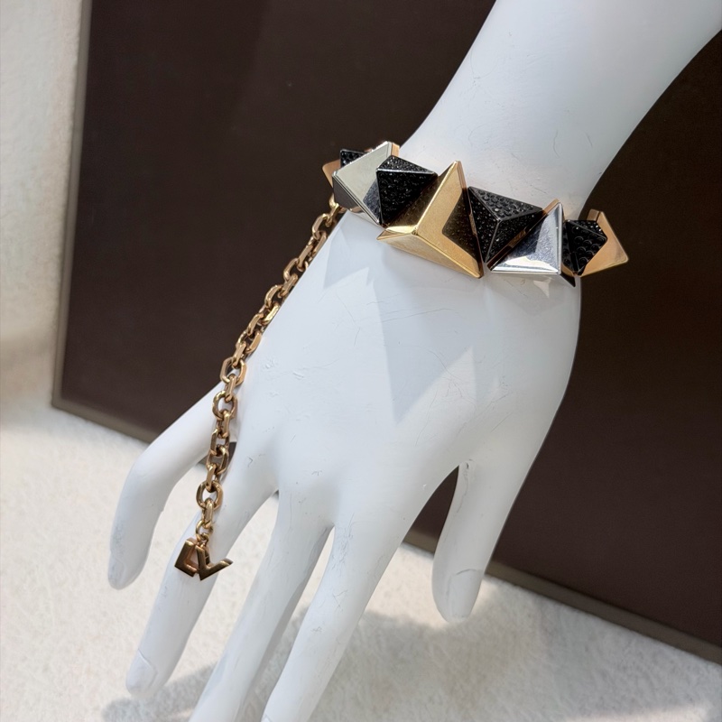 LV 三色金字塔鉚釘手鏈 LN002-0
