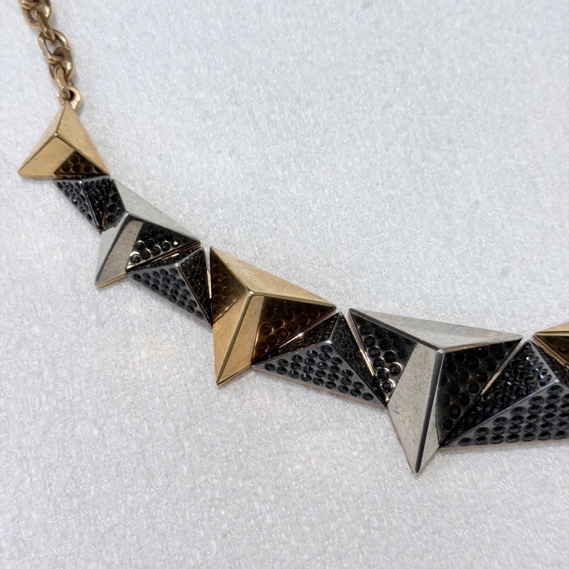 LV 三色金字塔鉚釘項鏈 LN001-10