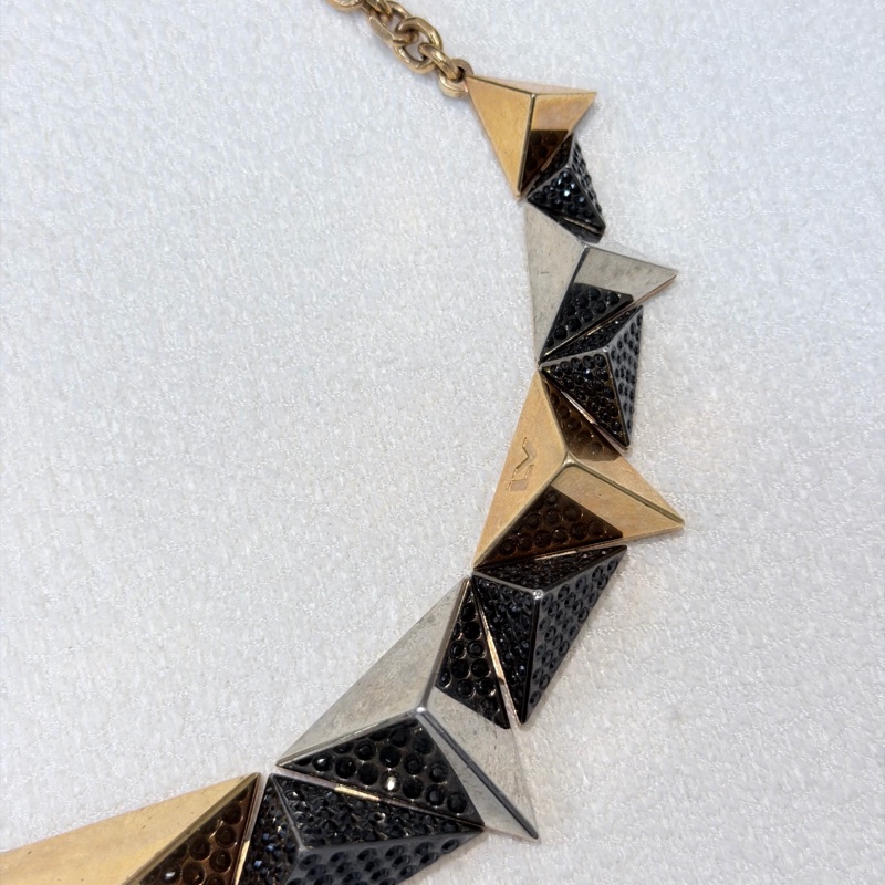 LV 三色金字塔鉚釘項鏈 LN001-12