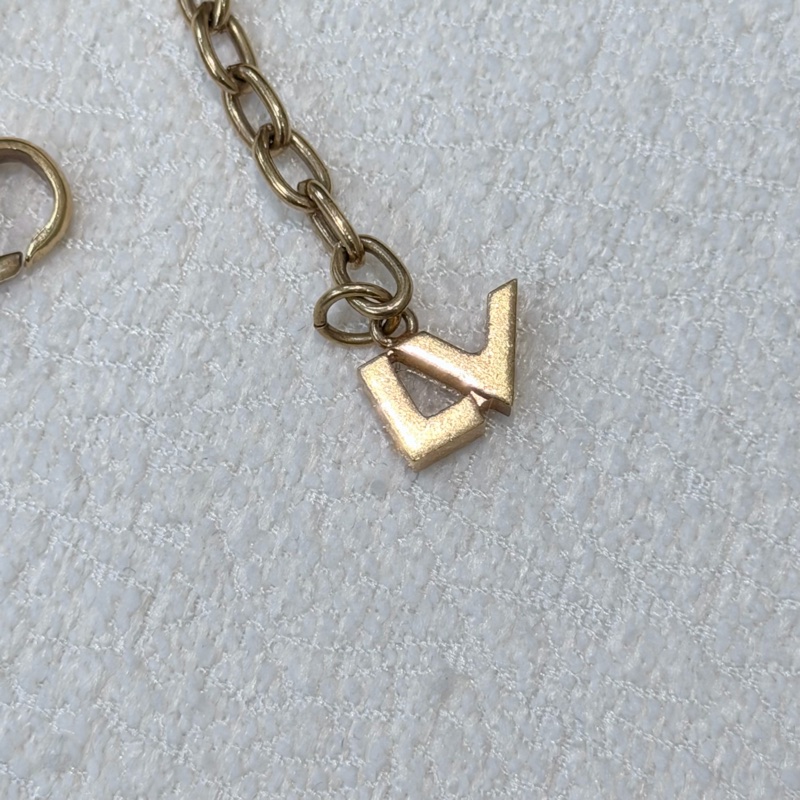 LV 三色金字塔鉚釘項鏈 LN001-24