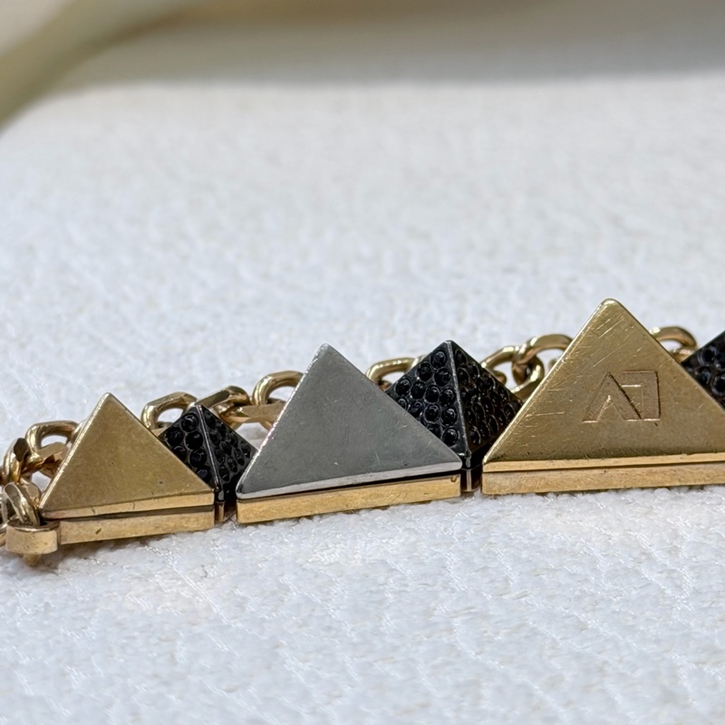 LV 三色金字塔鉚釘項鏈 LN001-26