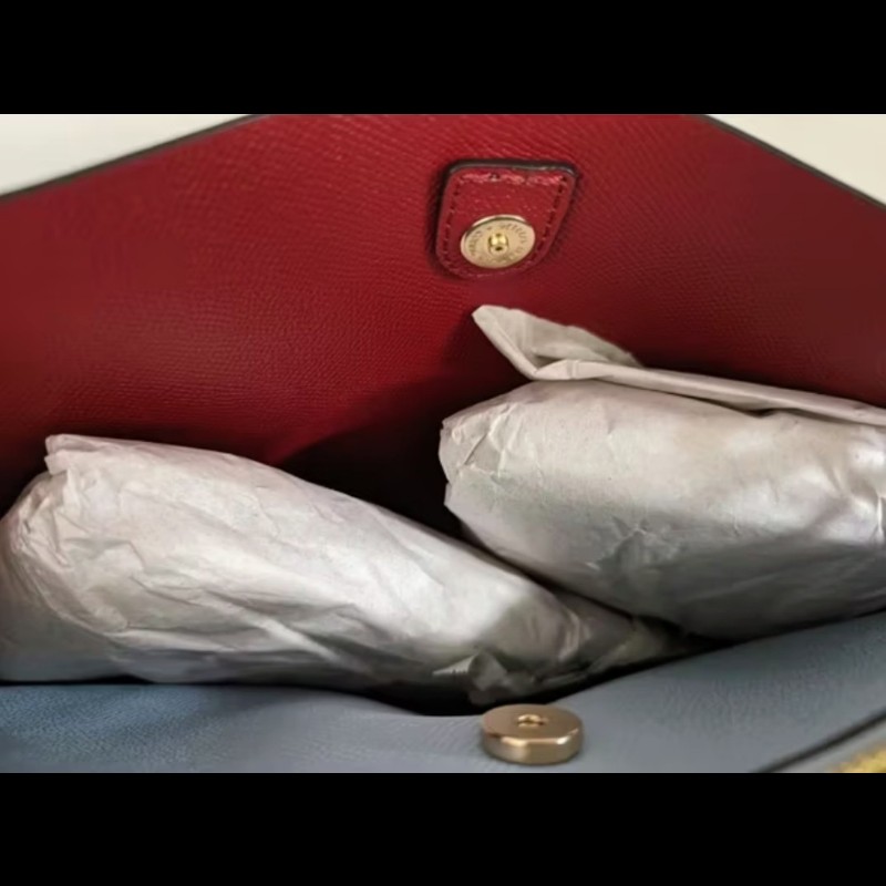 近全新 COACH 金馬車牛皮革手提/斜背水桶包 撞色 奶茶色 香檳色 經典 澳洲帶回 附吊牌-3