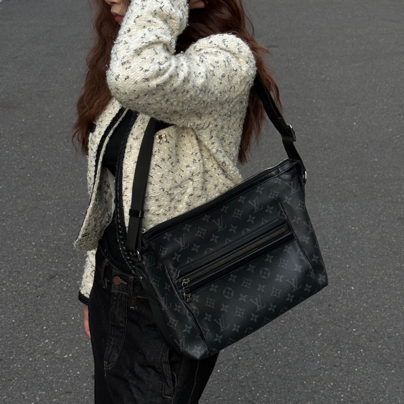 【新款黑武士🆒】 LV M44223 Odyssey 黑老花 斜背包(專櫃94,800)-1