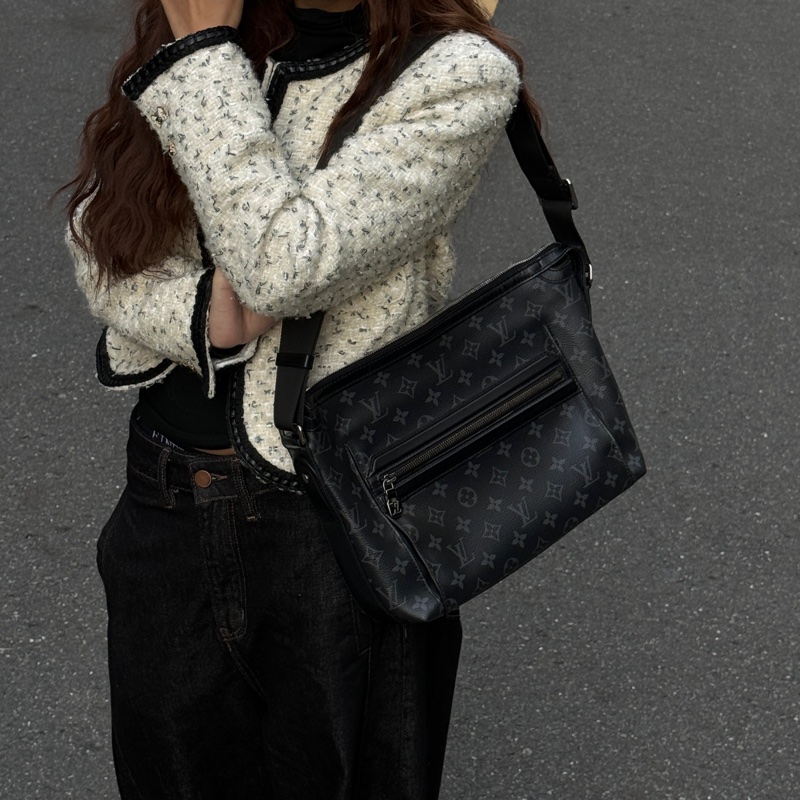 【新款黑武士🆒】 LV M44223 Odyssey 黑老花 斜背包(專櫃94,800)-3