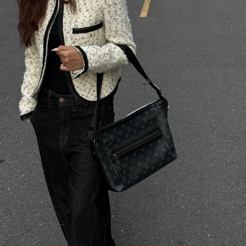 【新款黑武士🆒】 LV M44223 Odyssey 黑老花 斜背包(專櫃94,800)-4