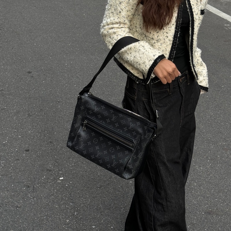 【新款黑武士🆒】 LV M44223 Odyssey 黑老花 斜背包(專櫃94,800)-5