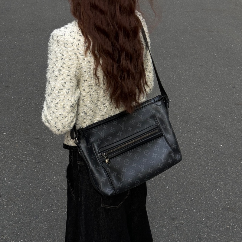 【新款黑武士🆒】 LV M44223 Odyssey 黑老花 斜背包(專櫃94,800)-27