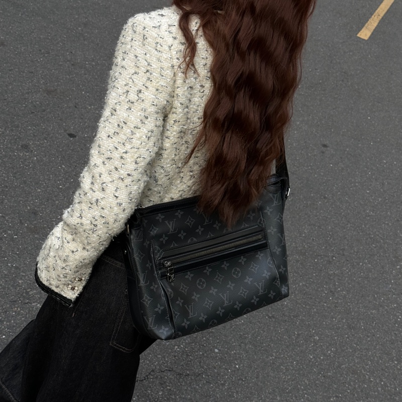 【新款黑武士🆒】 LV M44223 Odyssey 黑老花 斜背包(專櫃94,800)-29